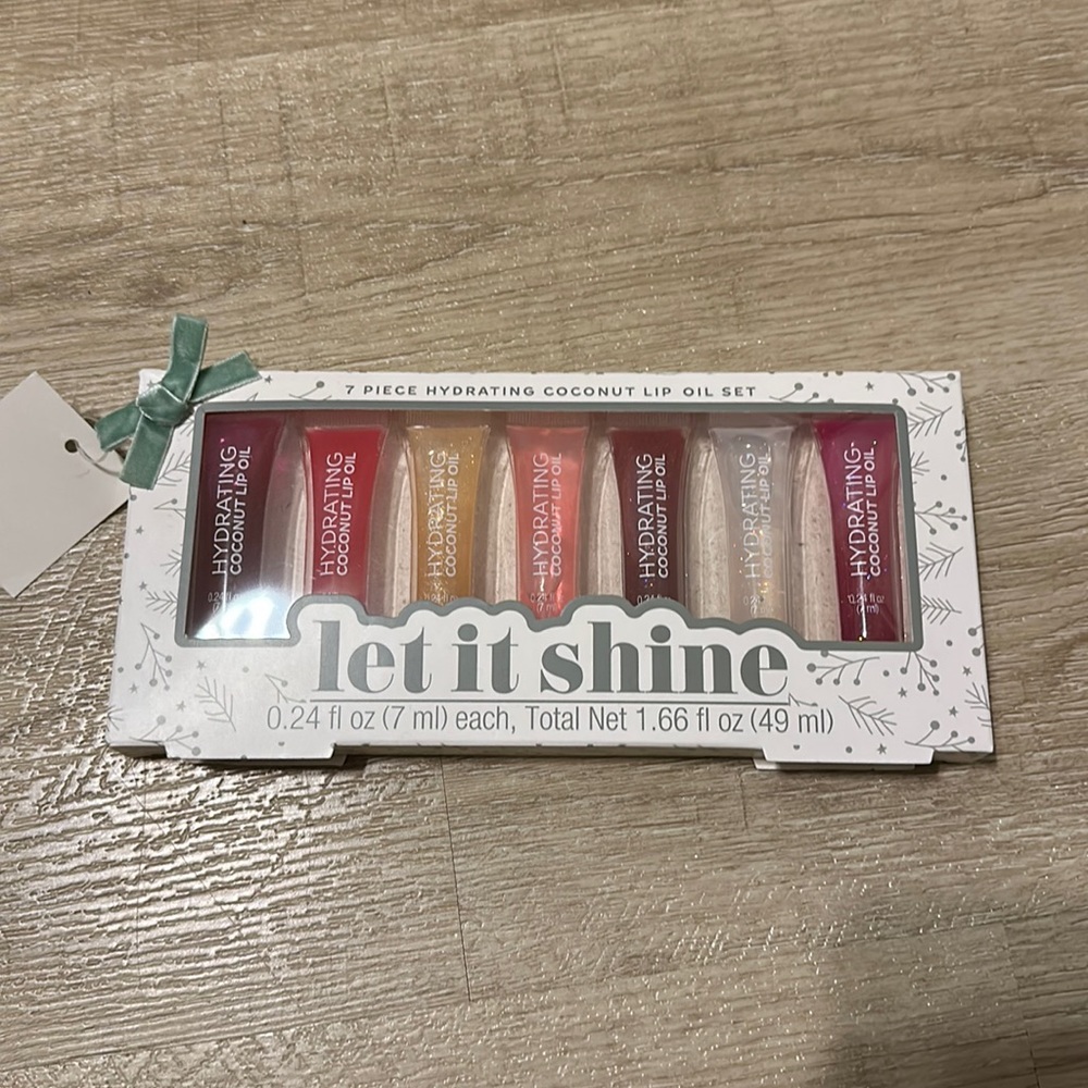 7 piece hydrating lip oil set